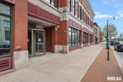 /international/us/611-e-monroe-street-springfield-il-110107992431/
