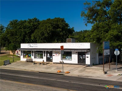 /international/us/904-s-key-ave-lampasas-tx-110119944654/