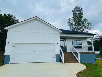 /international/us/493-bernice-drive-trenton-ga-110100202638/