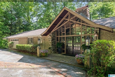 /international/us/2735-smyer-road-vestavia-hills-al-110101219646/