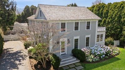 /international/us/60-old-town-crossing-southampton-ny-110107309130/