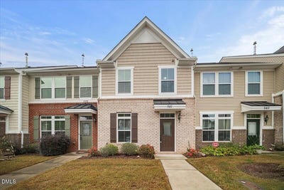 /international/us/541-berry-chase-way-cary-nc-110105311570/