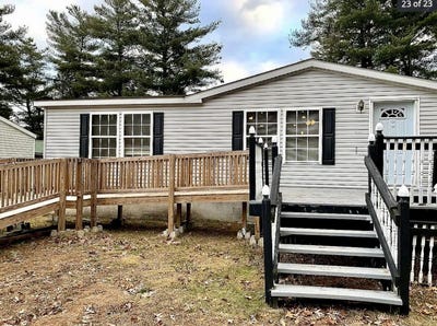 /international/us/27-sandy-pines-trailer-park-keeseville-ny-110099306410/