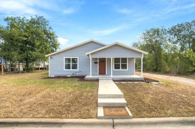 /international/us/805-haysel-st-bastrop-tx-110110418238/