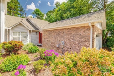/international/us/100-thistle-knoll-court-asheville-nc-110101029513/