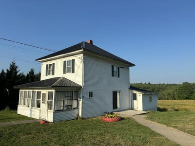 /international/us/18-school-street-monticello-me-110101540475/?lang=en