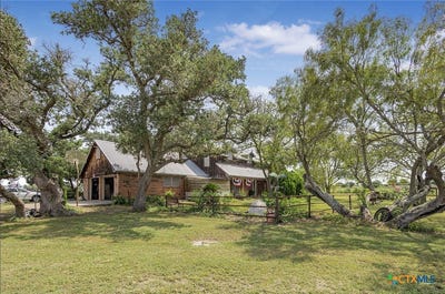 /international/us/267-center-school-road-yoakum-tx-110109120646/