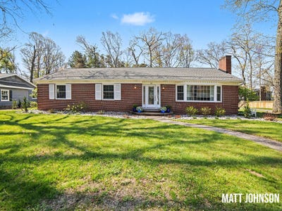 /international/us/211-country-club-road-whitehall-mi-110107880308/