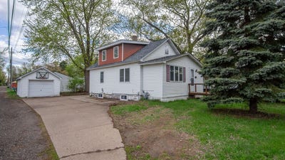 /international/us/113-w-linden-street-chippewa-falls-wi-110107831713/