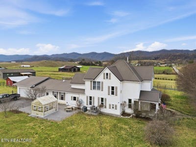 /international/us/207-thomas-rd-speedwell-tn-110106008747/