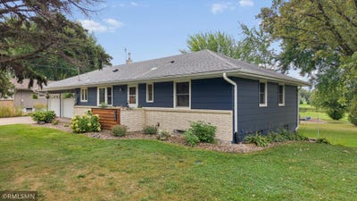 /international/us/204-4th-street-ne-mayer-mn-110119906207/