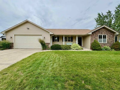/international/us/219-n-water-street-evansville-wi-110119946051/