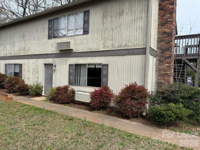 /international/us/810-10th-street-boulevard-nw-hickory-nc-110106601349/