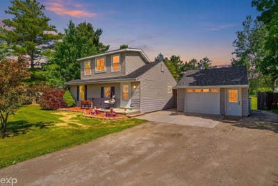 /international/us/1533-galbraith-line-road-fremont-mi-110109157182/