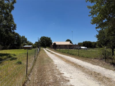 /international/us/12613-state-highway-36-e-cross-plains-tx-110109955962/