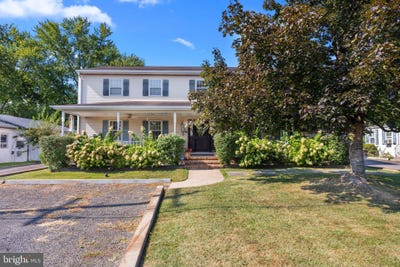 /international/us/2321-edgely-road-levittown-pa-110094629120/?lang=en