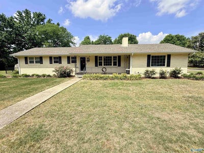 /international/us/1711-lydia-drive-huntsville-al-110108478362/