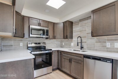 /international/us/2761-s-brandywine-lane-tucson-az-110100553138/