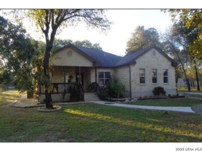 /international/us/254-county-road-6876-natalia-tx-110119959235/