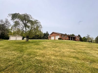 /international/us/352-trump-st-daniels-wv-110107827999/