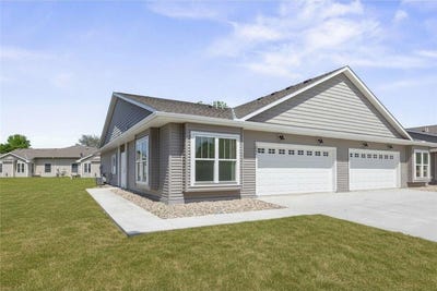/international/us/1021-golf-course-road-nw-hutchinson-mn-110108442206/