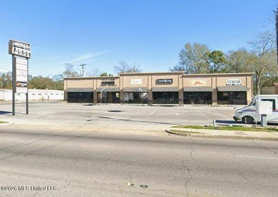 /international/us/4114-main-street-moss-point-ms-110107435434/