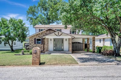 /international/us/6837-briar-road-azle-tx-110101267313/