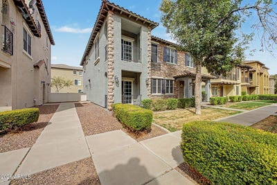 /international/us/909-s-storment-lane-gilbert-az-110120549381/
