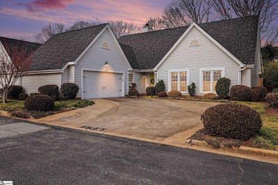 /international/us/139-forest-lake-drive-simpsonville-sc-110108149469/