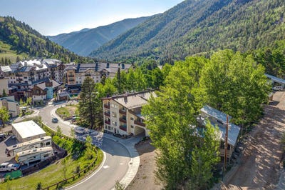 /international/us/3-ernie-blake-road-taos-ski-valley-nm-110108628566/