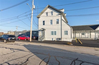 /international/us/191-nashua-street-providence-ri-110106441951/