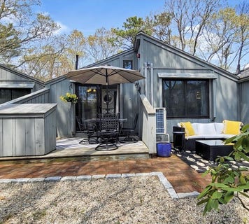 /international/us/251-shore-drive-mashpee-ma-110120672366/