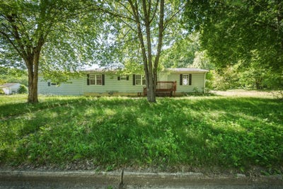 /international/us/99-bluff-street-camp-douglas-wi-110108872778/