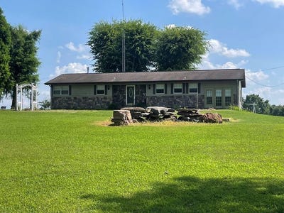 /international/us/3855-sulphur-creek-rd-big-sandy-tn-110107484993/