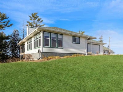 /international/us/163-250th-st-westbranch-ia-110098294750/