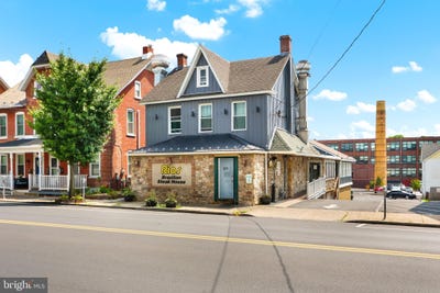 /international/us/127-s-broad-street-nazareth-pa-110109168091/