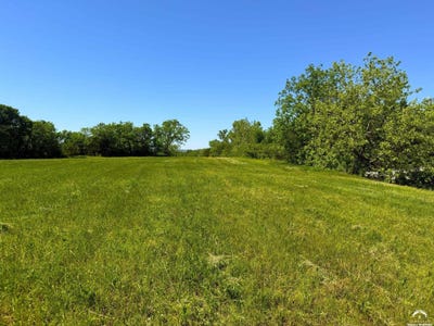 /international/us/900-se-stanley-road-tecumseh-ks-110104237699/