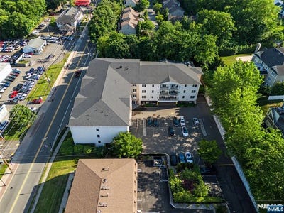 /international/us/58-kinderkamack-road-emerson-nj-110108635954/
