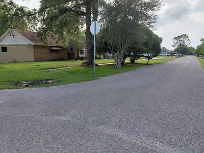 /international/us/1518-ave-b-danbury-tx-110107698534/