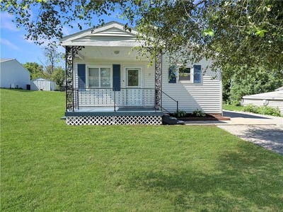 /international/us/18-e-27th-street-higginsville-mo-110108770972/