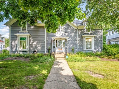 /international/us/1004-pearl-belvidere-il-110096519158/