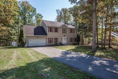 /international/us/156-misty-lane-shady-spring-wv-110120554958/