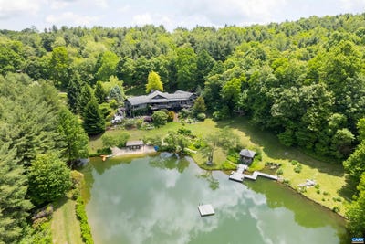 /international/us/170-174-sarvisberry-ln-sw-floyd-va-110102305876/