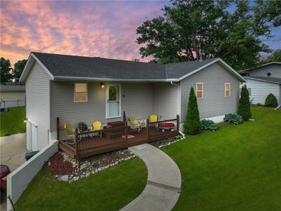 /international/us/906-maple-street-marceline-mo-110108358010/