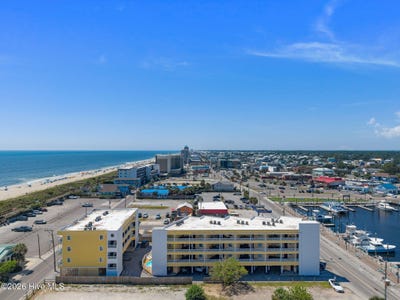 /international/us/302-canal-drive-carolina-beach-nc-110119720348/