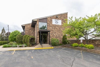 /international/us/1212-grand-avenue-wausau-wi-110108140822/