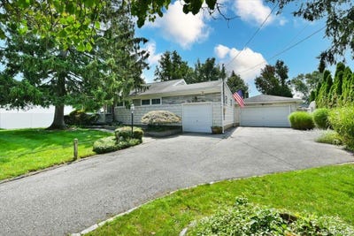 /international/us/204-franklin-street-massapequa-park-ny-110109914823/