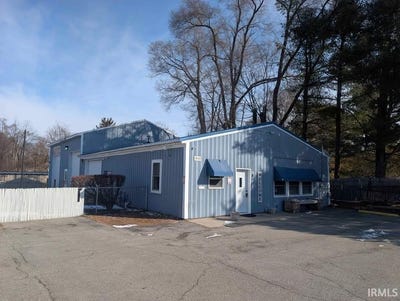 /international/us/1640-e-bristol-street-elkhart-in-110106002076/
