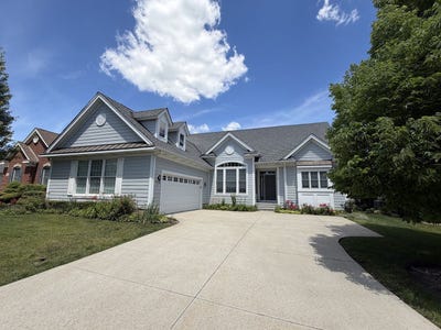/international/us/4-joshua-court-south-barrington-il-110109137596/