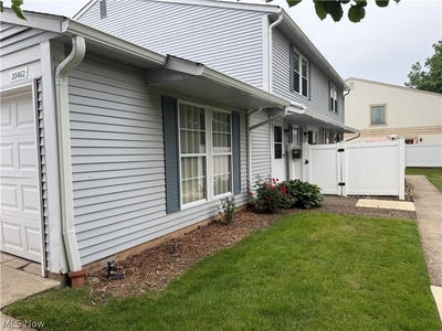 /international/us/20462-williamsburg-court-middleburg-heights-oh-110108607499/
